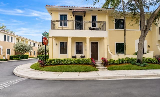 2514 VENETIAN Court # 2514, Boynton Beach FL 33426 - Boynton Beach, FL - Photo 3