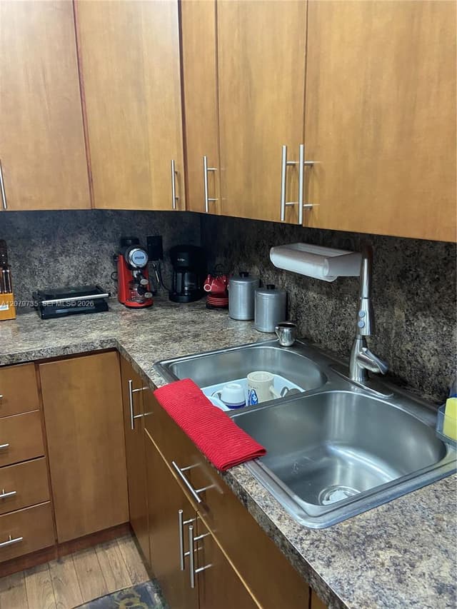 1075 W 68th St # 403, Hialeah FL 33014 - Hialeah, FL - Photo 7
