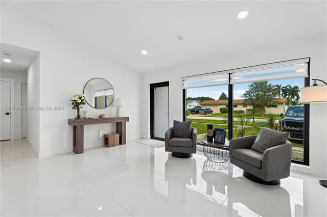 620 NW 98th Ave, Pembroke Pines FL 33024 - Pembroke Pines, FL - Photo 3