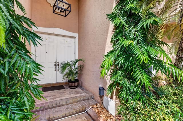 17579 SW 54th St, Miramar FL 33029 - Miramar, FL - Photo 6