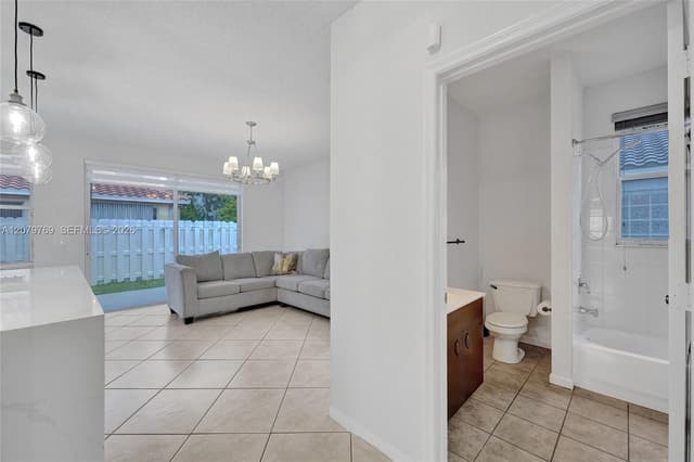 16227 NW 19th St, Pembroke Pines FL 33028 - Pembroke Pines, FL - Photo 7