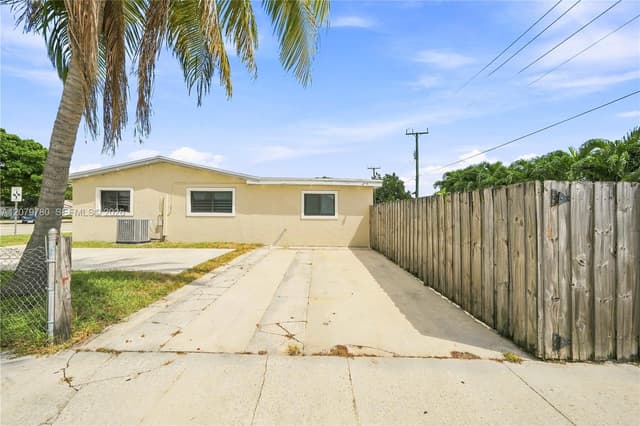 4041 W 8th Ave, Hialeah FL 33012 - Hialeah, FL - Photo 5