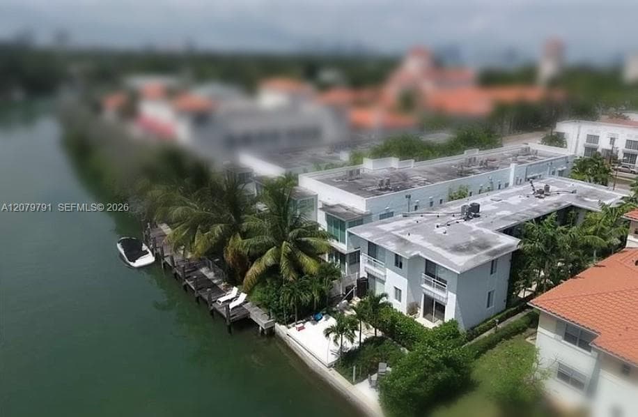 3921 N Meridian Ave, Miami Beach FL 33140