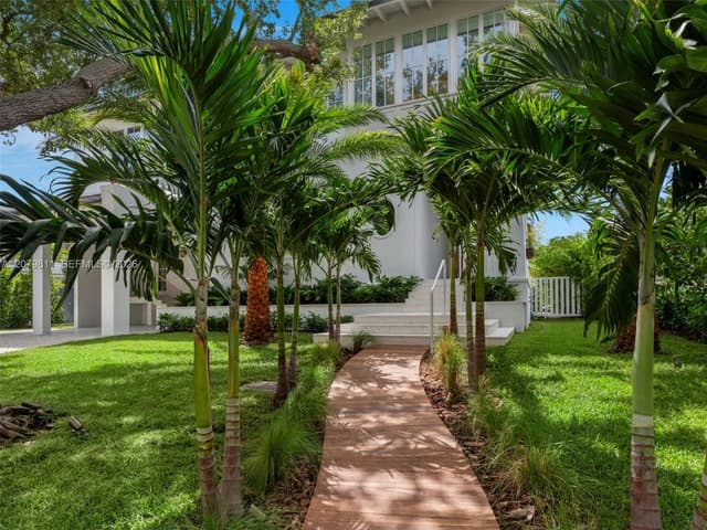 544 Warren Ln, Key Biscayne FL 33149 - Key Biscayne, FL - Photo 3