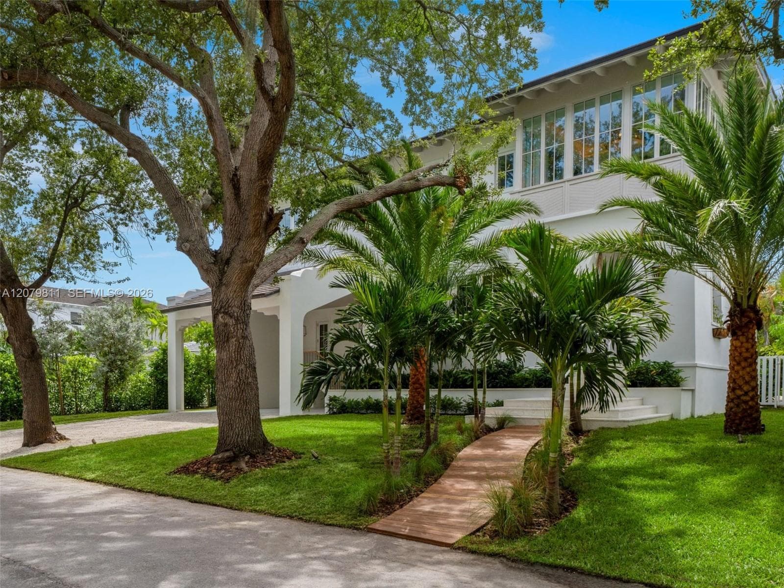 544 Warren Ln, Key Biscayne FL 33149 - Key Biscayne, FL - Photo 1