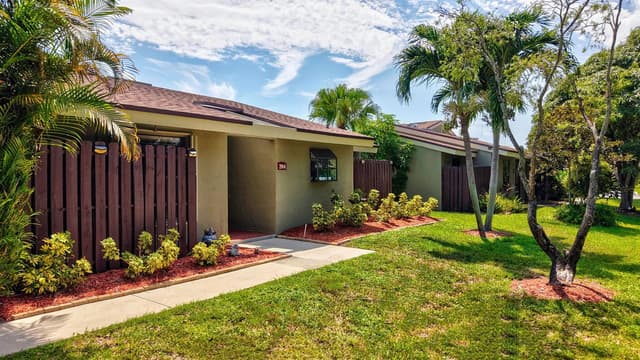 204 Meadows Drive, Boynton Beach FL 33436 - Boynton Beach, FL - Photo 3