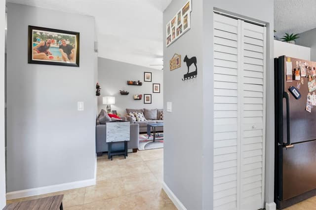 204 Meadows Drive, Boynton Beach FL 33436 - Boynton Beach, FL - Photo 5