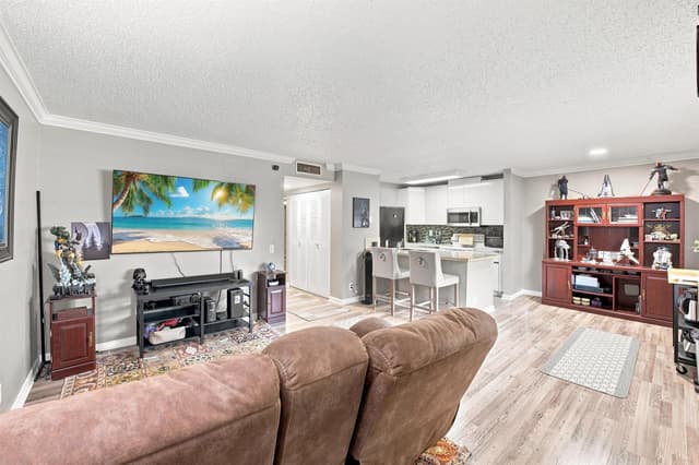 711 FOREST CLUB Drive # 119, Wellington FL 33414 - Wellington, FL - Photo 6