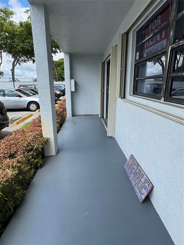 18224 Mediterranean Blvd # 17, Miami FL 33015 - Miami, FL - Photo 3