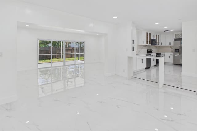520 NW 43RD Avenue, Plantation FL 33317 - Plantation, FL - Photo 5