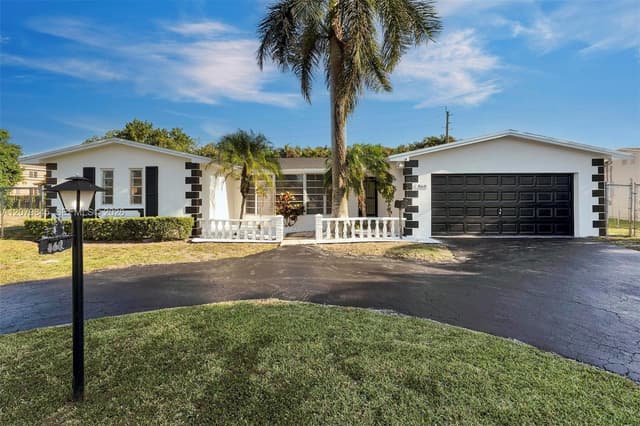 860 NW 207th St, Miami Gardens FL 33169 - Miami Gardens, FL - Photo 2