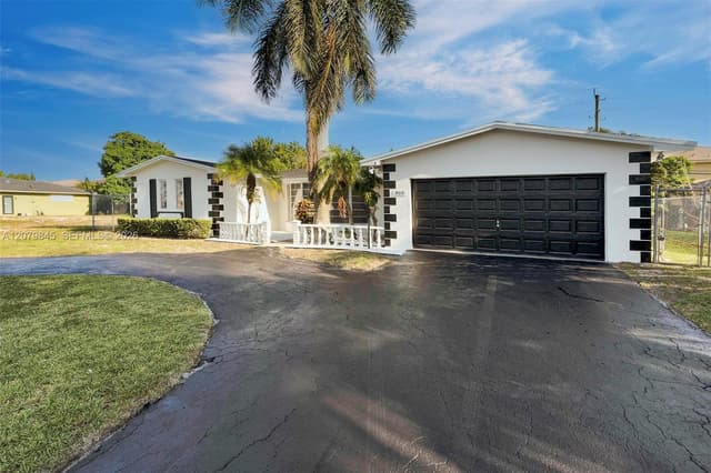 860 NW 207th St, Miami Gardens FL 33169 - Miami Gardens, FL - Photo 3