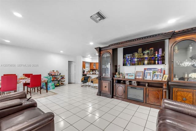 9741 Bahama Dr, Cutler Bay FL 33189 - Cutler Bay, FL - Photo 6