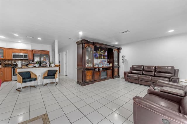 9741 Bahama Dr, Cutler Bay FL 33189 - Cutler Bay, FL - Photo 4