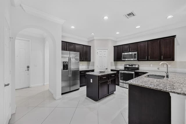 10306 WELLINGTON PARC Drive, Wellington FL 33449 - Wellington, FL - Photo 5