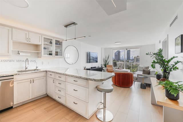 401 Ocean Dr # 903, Miami Beach FL 33139 - Miami Beach, FL - Photo 4