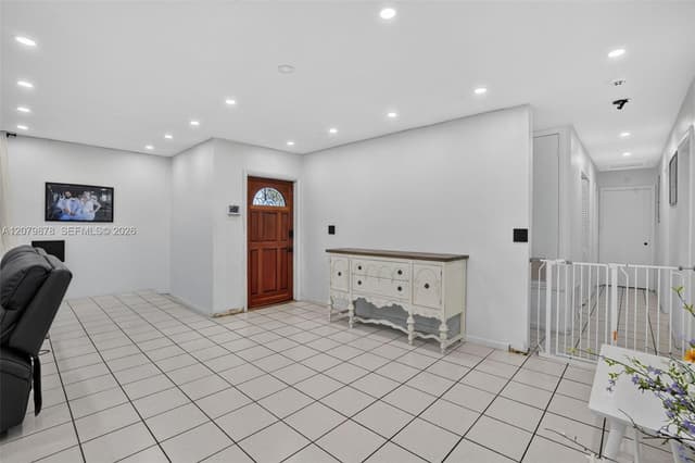 18569 SW 89th Pl, Cutler Bay FL 33157 - Cutler Bay, FL - Photo 6