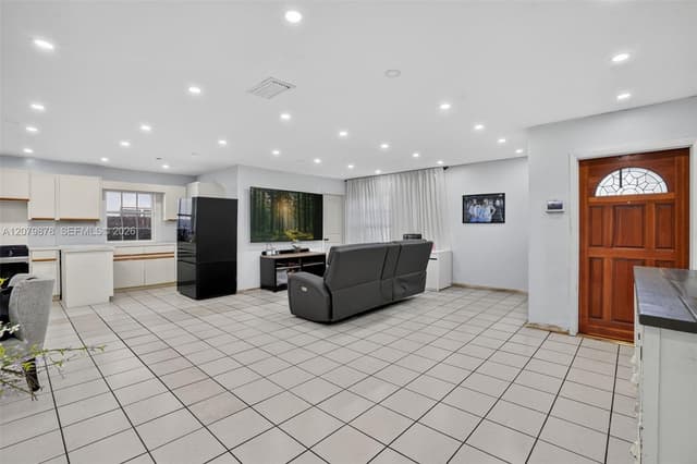 18569 SW 89th Pl, Cutler Bay FL 33157 - Cutler Bay, FL - Photo 5