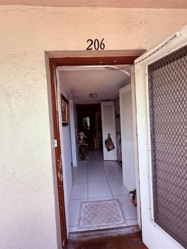 31 Abbey Lane # 206, Delray Beach FL 33446 - Delray Beach, FL - Photo 4