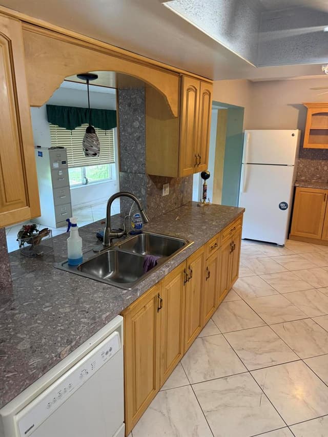 7250 NW 8TH Court, Margate FL 33063 - Margate, FL - Photo 2
