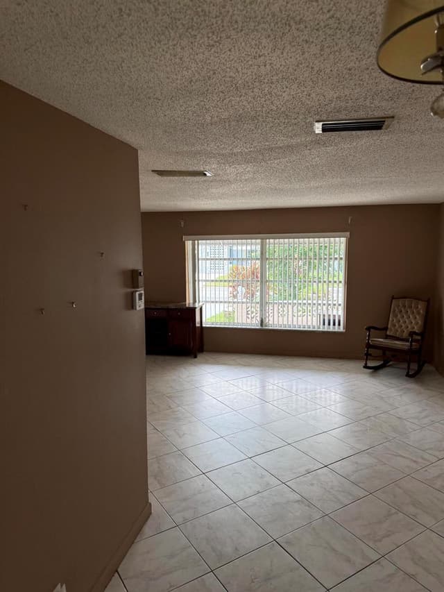 7250 NW 8TH Court, Margate FL 33063 - Margate, FL - Photo 6