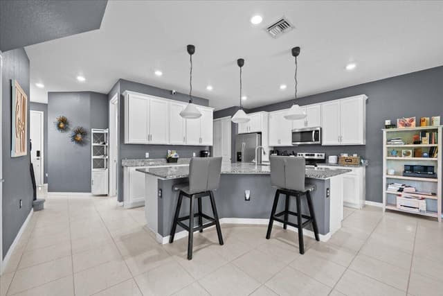 4606 San Fratello Circle, Lake Worth FL 33467 - Lake Worth, FL - Photo 5