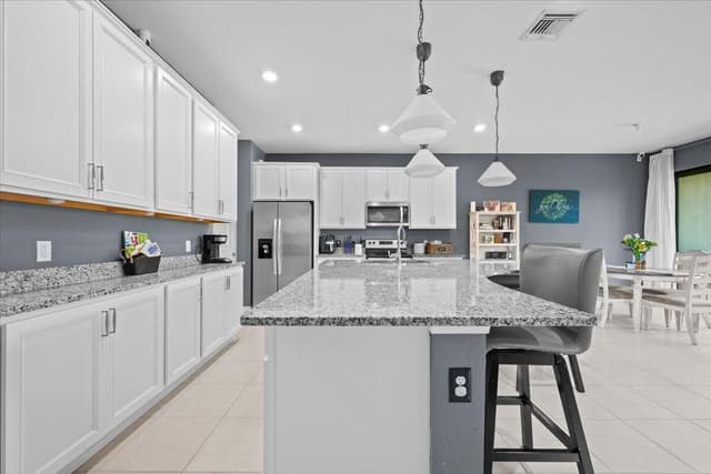 4606 San Fratello Circle, Lake Worth FL 33467 - Lake Worth, FL - Photo 4