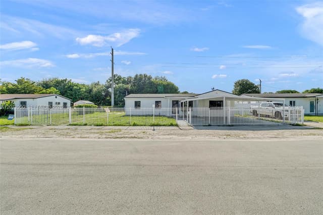 15770 NW 18th Pl, Miami Gardens FL 33054 - Miami Gardens, FL - Photo 2