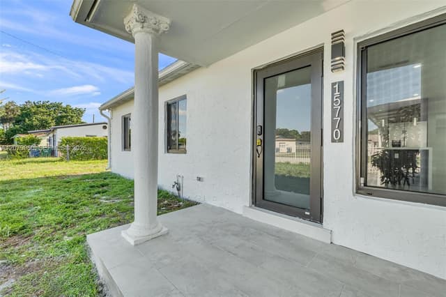 15770 NW 18th Pl, Miami Gardens FL 33054 - Miami Gardens, FL - Photo 7