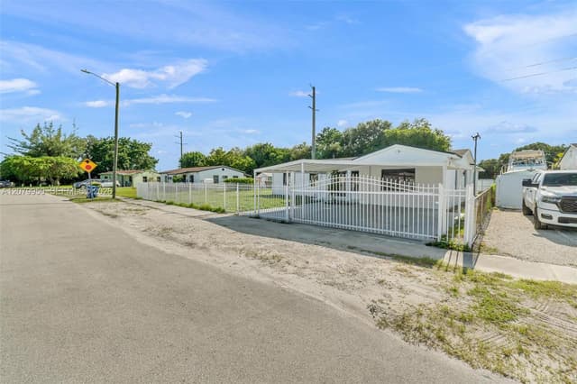 15770 NW 18th Pl, Miami Gardens FL 33054 - Miami Gardens, FL - Photo 3
