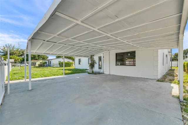 15770 NW 18th Pl, Miami Gardens FL 33054 - Miami Gardens, FL - Photo 4