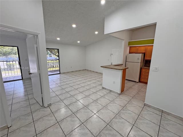 18905 NW 62nd Ave # 204, Hialeah FL 33015 - Hialeah, FL - Photo 3