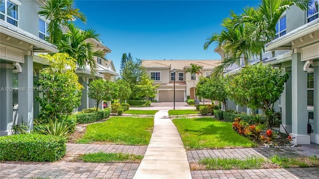 1040 Eucalyptus Dr # 2, Hollywood FL 33021 - Hollywood, FL - Photo 5