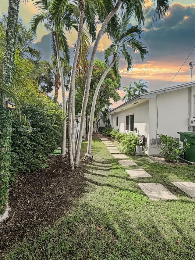 2421 NE 13th St, Fort Lauderdale FL 33304 - Fort Lauderdale, FL - Photo 7