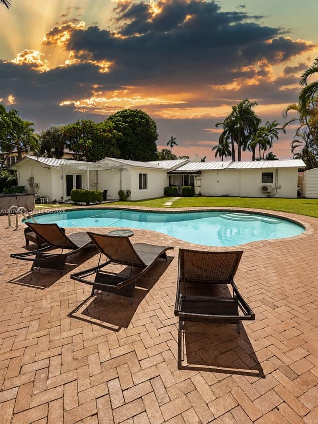2421 NE 13th St, Fort Lauderdale FL 33304 - Fort Lauderdale, FL - Photo 3