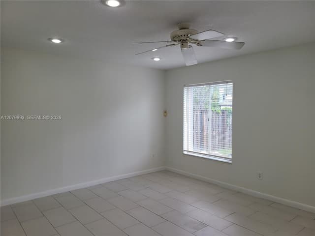 8820 SW 13th St, Pembroke Pines FL 33025 - Pembroke Pines, FL - Photo 6
