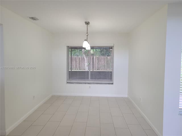8820 SW 13th St, Pembroke Pines FL 33025 - Pembroke Pines, FL - Photo 7