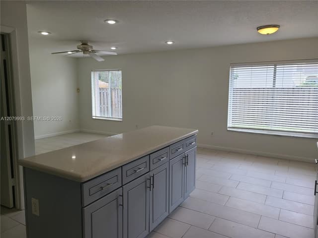 8820 SW 13th St, Pembroke Pines FL 33025 - Pembroke Pines, FL - Photo 5
