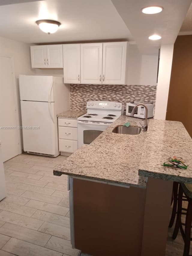 319 NE 14th Ave # 604, Hallandale Beach FL 33009 - Hallandale Beach, FL - Photo 7