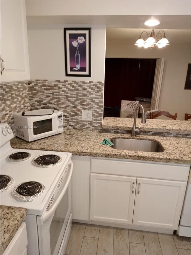 319 NE 14th Ave # 604, Hallandale Beach FL 33009 - Hallandale Beach, FL - Photo 5