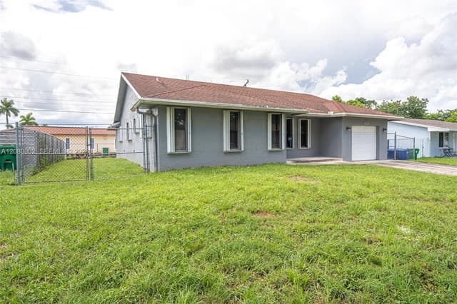 1830 SW 96th Ave, Miramar FL 33025 - Miramar, FL - Photo 2