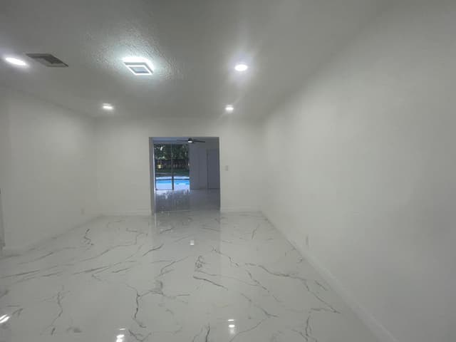 3290 NW 39TH Street, Lauderdale Lakes FL 33309 - Lauderdale Lakes, FL - Photo 6