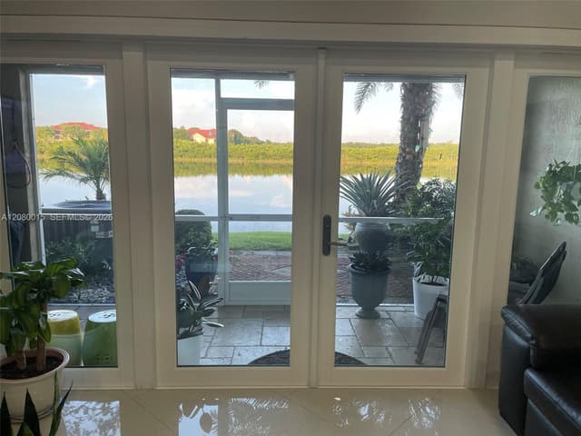307 SW 120th Ave, Pembroke Pines FL 33025 - Pembroke Pines, FL - Photo 6