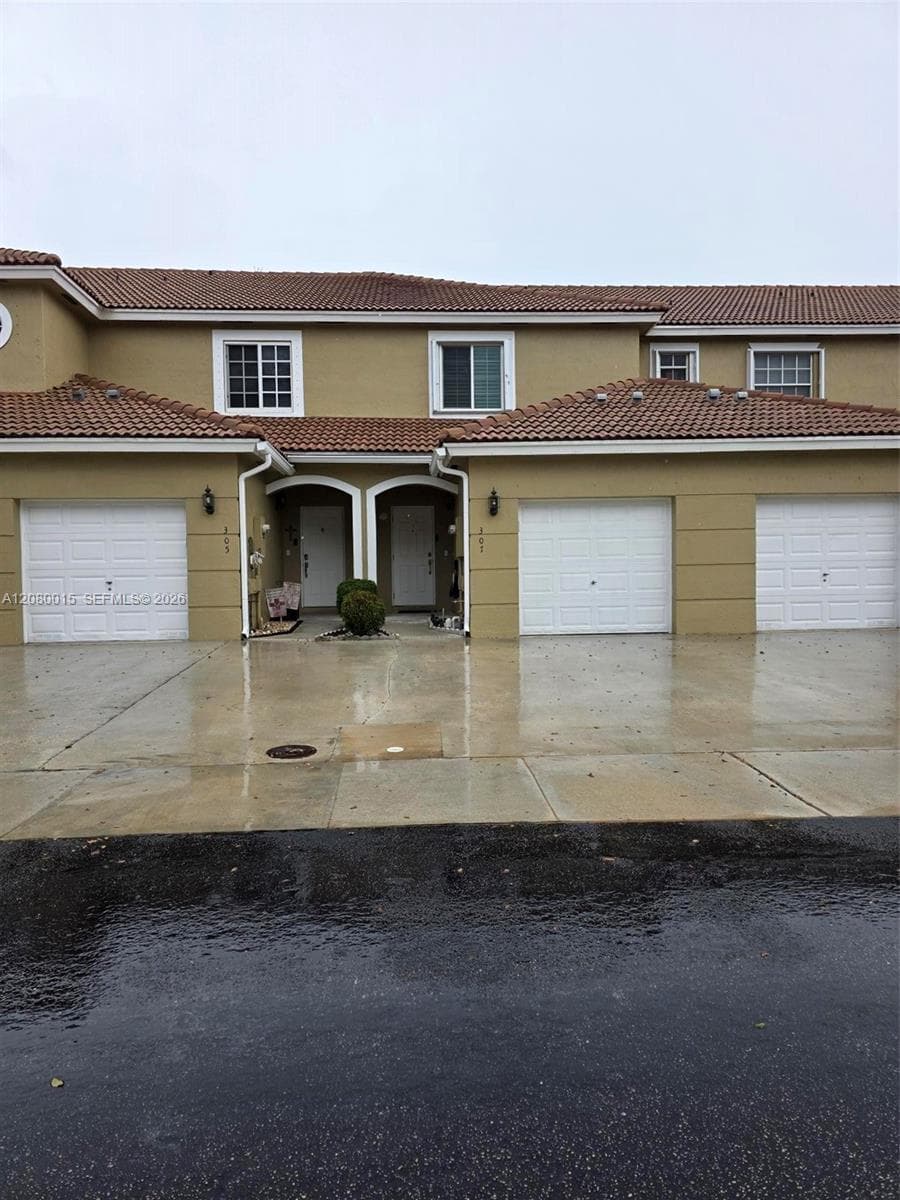 307 SW 120th Ave, Pembroke Pines FL 33025 - Pembroke Pines, FL - Photo 1