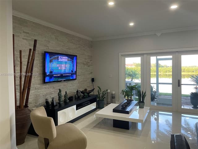 307 SW 120th Ave, Pembroke Pines FL 33025 - Pembroke Pines, FL - Photo 4