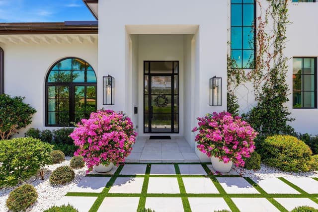 232 Linda Lane, West Palm Beach FL 33405 - West Palm Beach, FL - Photo 2