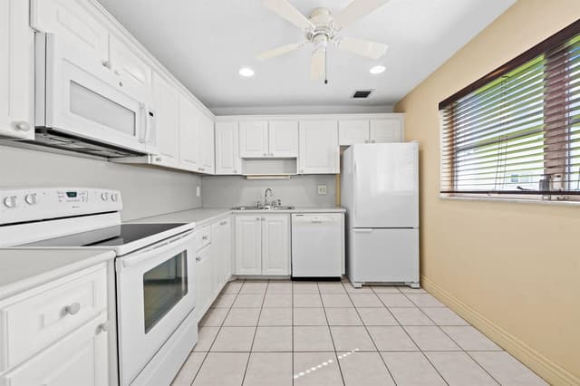 8711 NW 10TH Street # D101, Plantation FL 33322 - Plantation, FL - Photo 6
