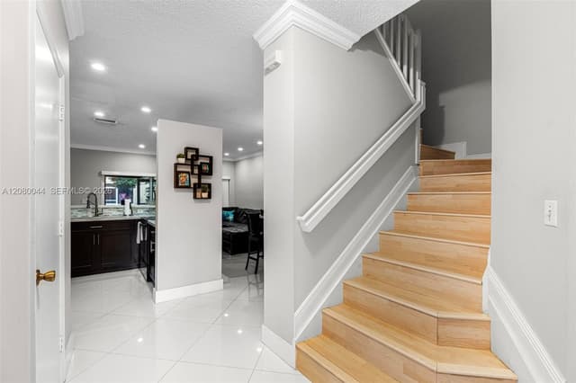 12110 SW 2nd St, Pembroke Pines FL 33025 - Pembroke Pines, FL - Photo 2