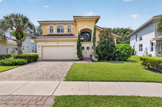 9262 Silver Glen Way, Lake Worth FL 33467 - Lake Worth, FL - Photo 2