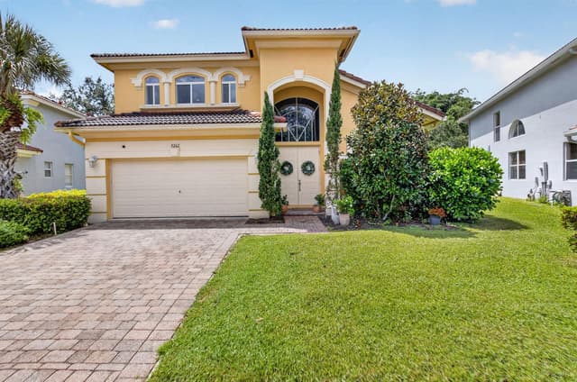 9262 Silver Glen Way, Lake Worth FL 33467 - Lake Worth, FL - Photo 3